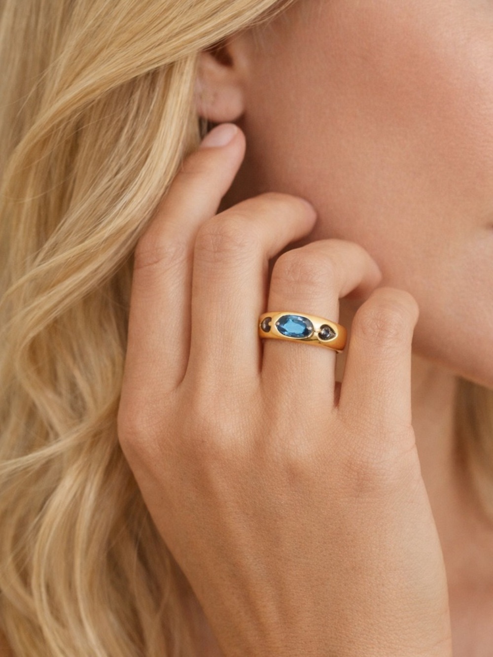 Gorjana Band Ring Nova Gold Plated Crystal Blue Sz.8